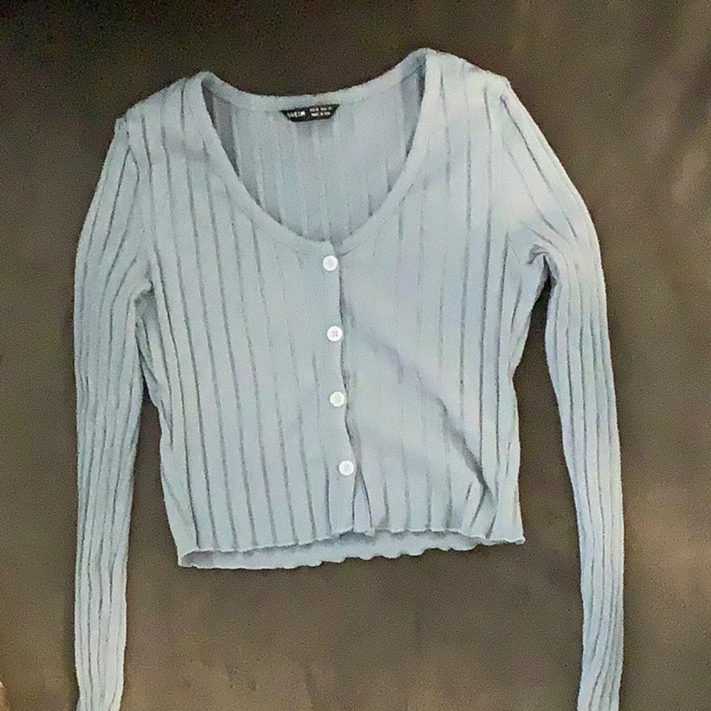 A light rich deep blue colored crop top from Shein. Size: XS